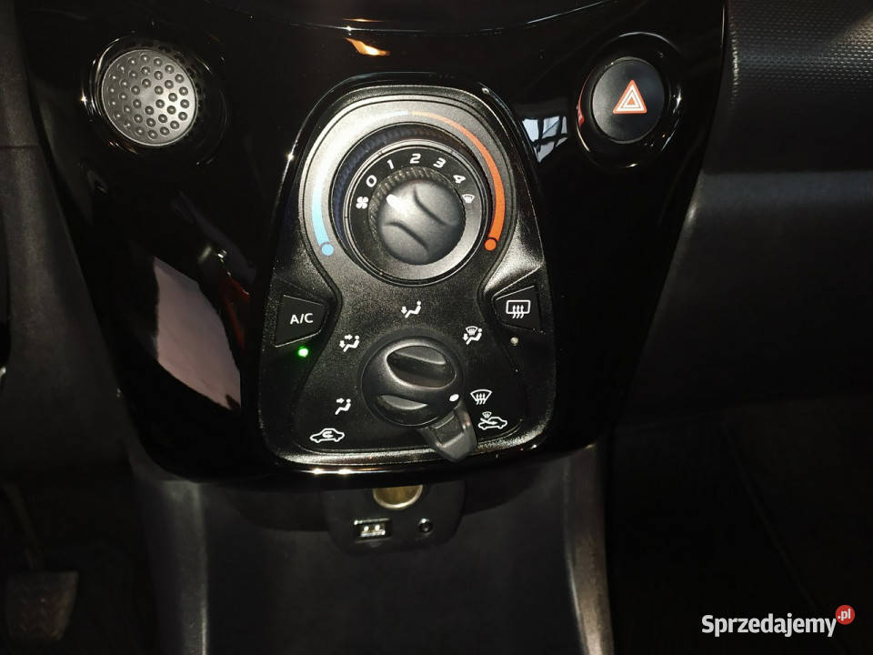 Citroen C1 10 VTi 72niski przebieg dobrze 70KM C1 sprzedam