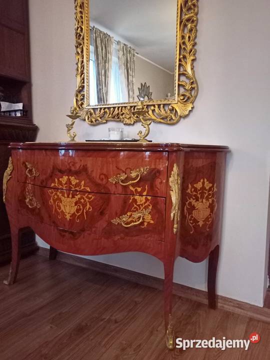 Piękna komoda Komody
