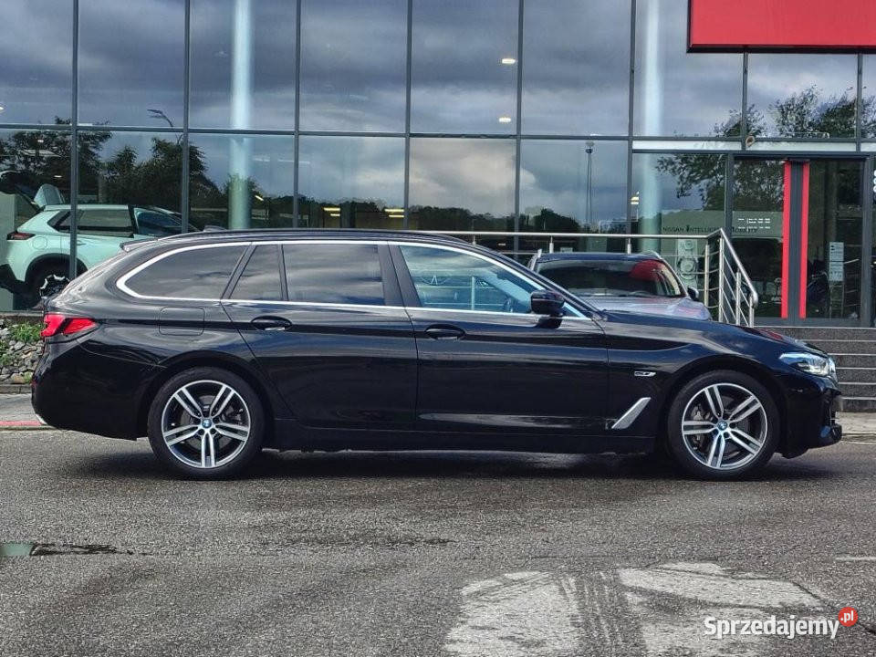 BMW SERIA 5 2022r Carplay El Fotel Ambienty Hak nieuszkodzony Seria 5 Kraków
