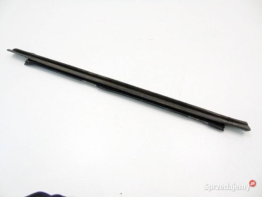 USZCZELKA ZGARNIAJĄCA WEWNĘTRZNA DRZWI PRAWY Sosnowiec