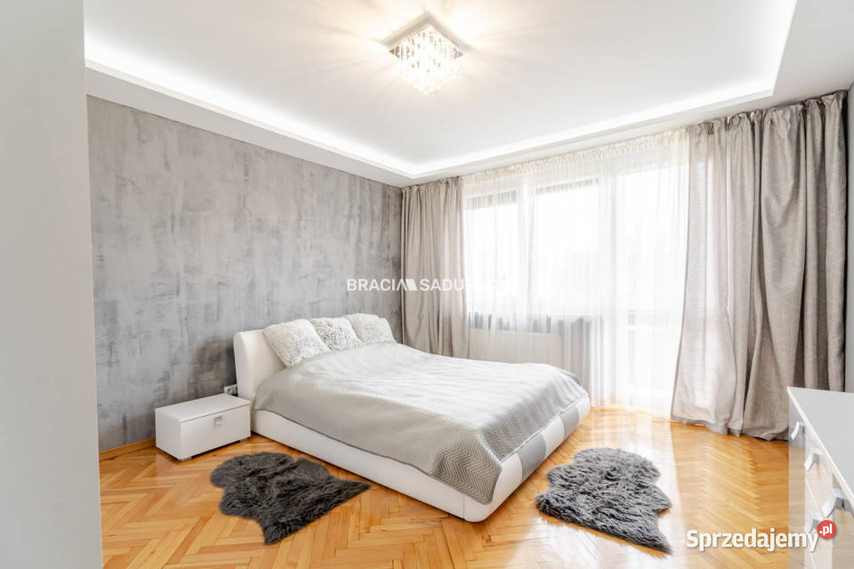 sprzedaży domu wolnostojącego 230m2 Kraków 475m2