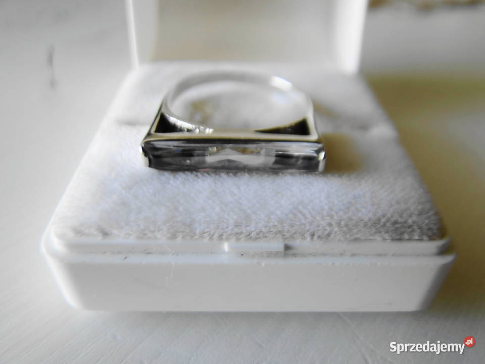 Ciekawy pierścionek srebro 925 Warszawa