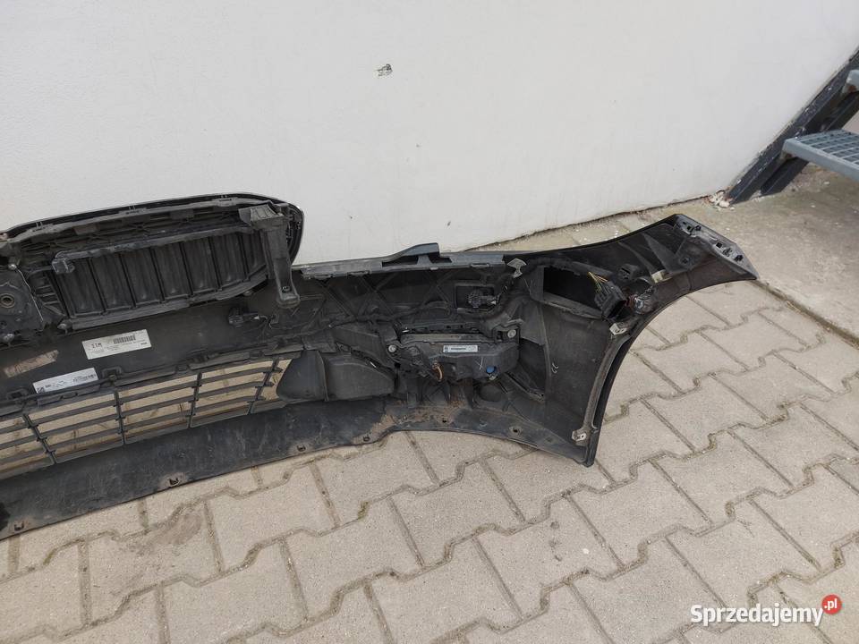 BMW G21 G20 Kombi 330e zderzak przód przedni
