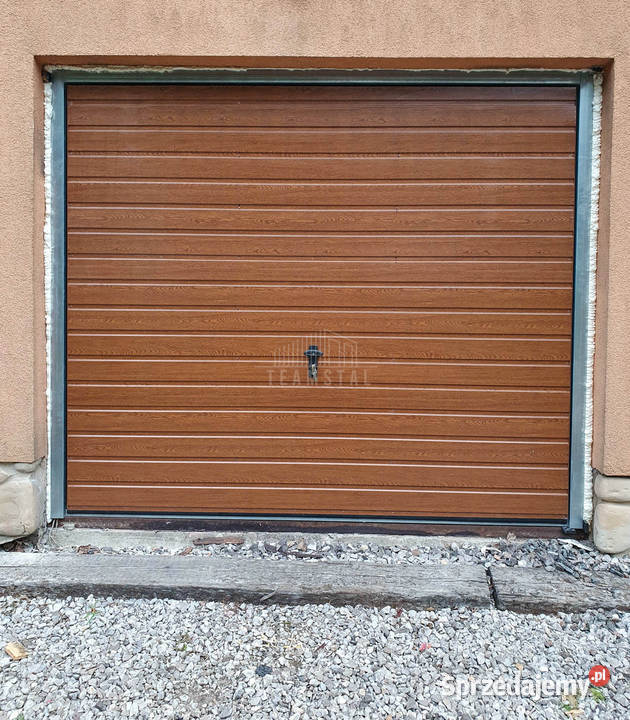 Bramy garażowe na wymiar uchylne ocieplone brama Sanok