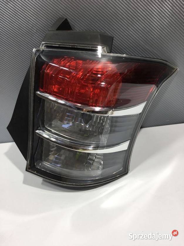 TOYOTA IQ PRAWA LAMPA TYŁ Oświetlenie sprzedam
