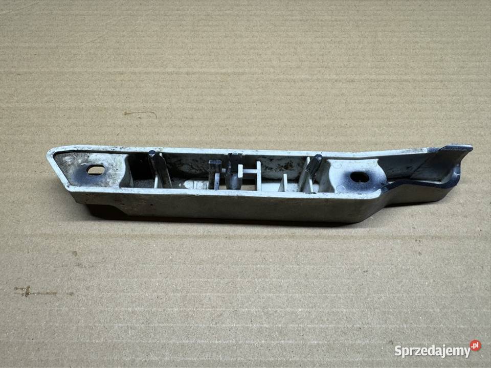 Ślizg zderzaka prawy lewy focus mk2 8M5117D959AD