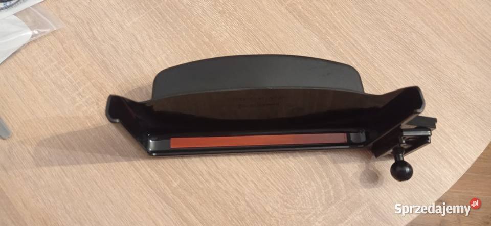 Uchwyt na telefon do Mazdy 3 2017 2018mocowany