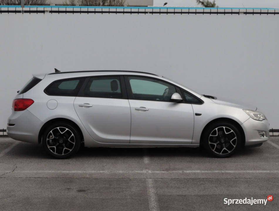 Opel Astra 17 CDTI tempomat