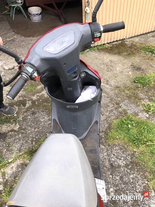 Skuter Thunder 50 49cm3 Krasne