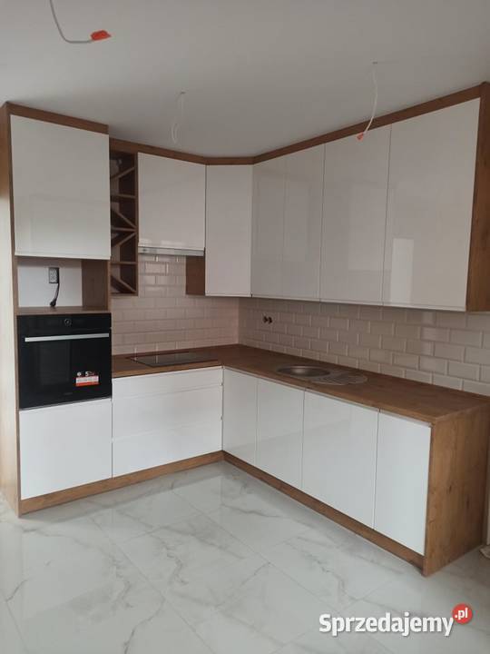 Meble Kuchenne na wymiar Stolarz producent