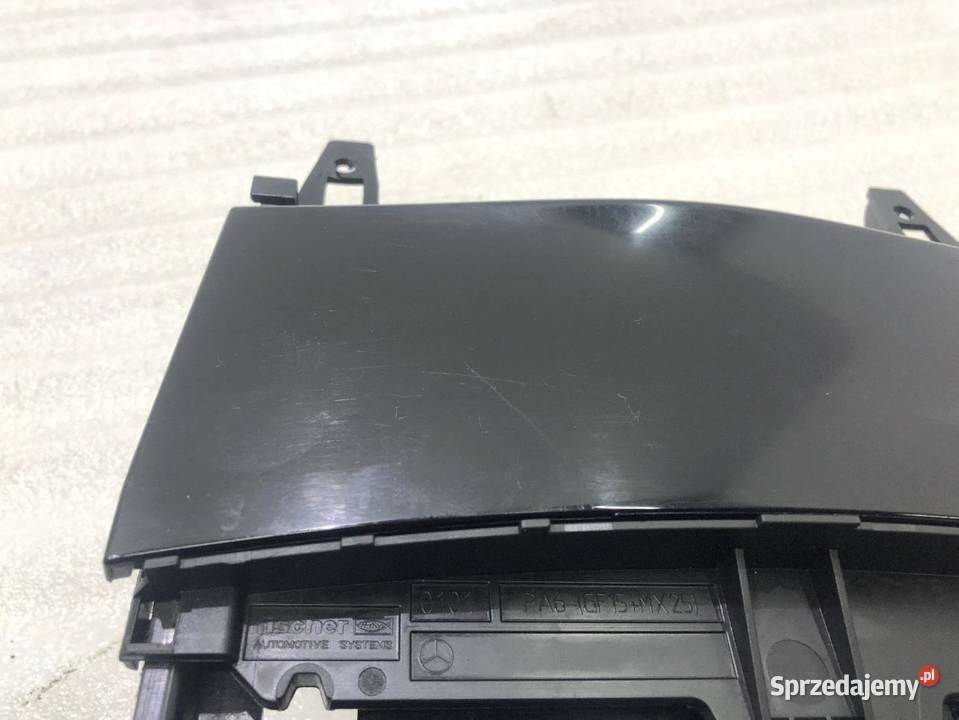 POPIELNICZKA MERCEDES W204 A2046801350