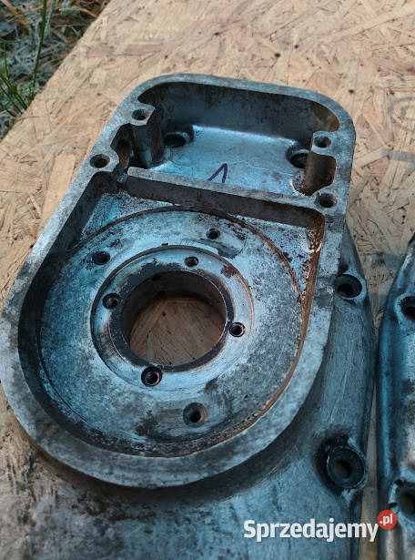 pokrywa rozrządu ural m63 Lublin