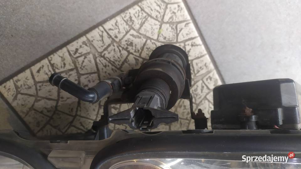 Lexus gs300 gs 300 1998 2002 lampa prawa xenon Wrocław