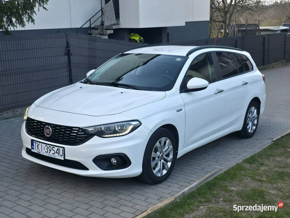 Fiat Tipo 14 BenzynaGaz Serwisowany Gwarancja Rok produkcji 2017 Piekoszów sprzedam