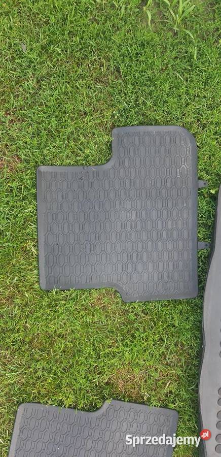 Dywaniki gumowe Mercedes b klasa a246 Rzetnia