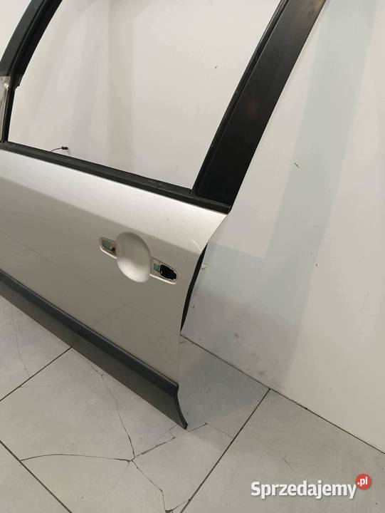 DRZWI LEWE PRZÓD ZCC Fiat Sedici I 2005 osobowe świętokrzyskie sprzedam
