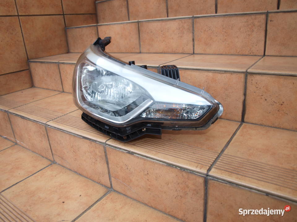 Hyundai i20 lampa prawa przód 7 Pinów 2015 2019r prawe sprzedam