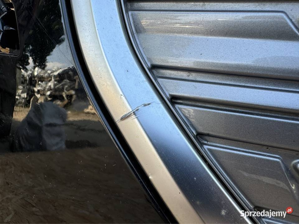 Zderzak przód ramka atrapy grill audi q4 etron osobowe wielkopolskie Sieraków