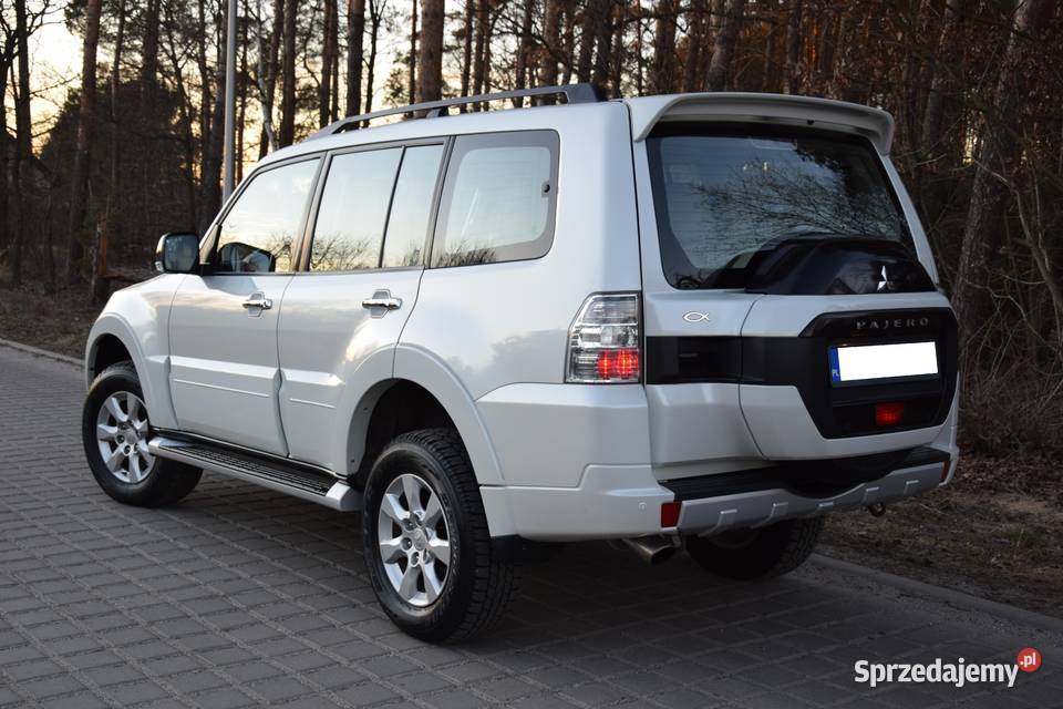 MITSUBISHI PAJERO 35 V6 GLS DUBAI SUPER STAN I Rok produkcji 2017 Motoryzacja Zielona Góra