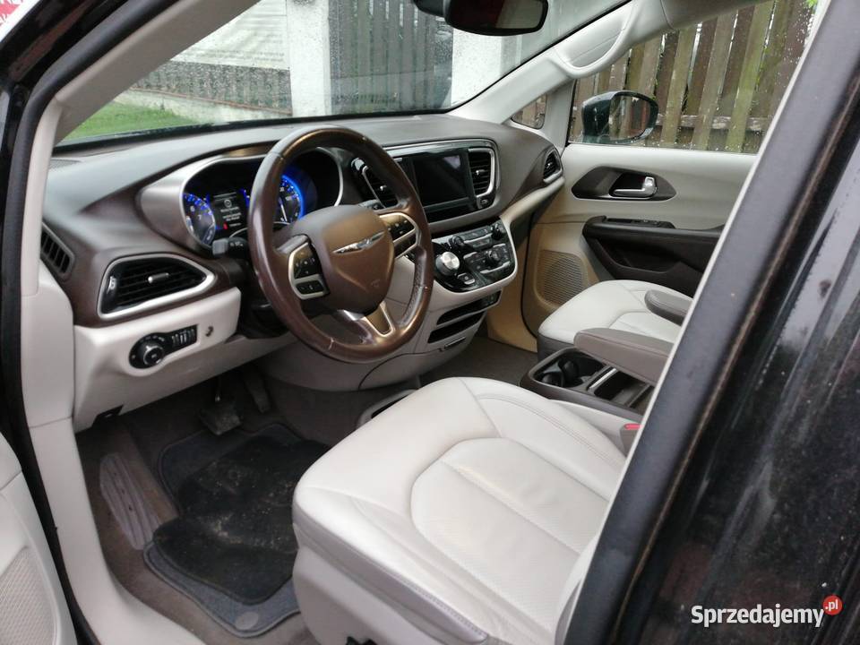 CZARNY CHRYSLER PACIFICA 36V6 JASNE SKÓRY