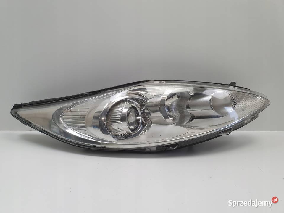 LAMPA PRAWA Ford Fiesta MK7 0817r PRZEDNIA PRAWY Rudka