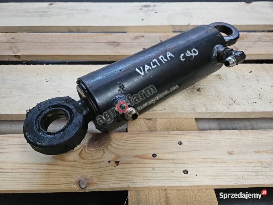 Siłownik tylnego podnośnika lewy Valtra C90 sprzedam