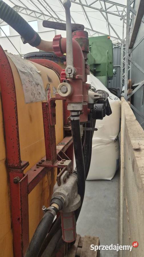 Sprzedam opryskiwacz 650 l 12m Rządkowo sprzedam