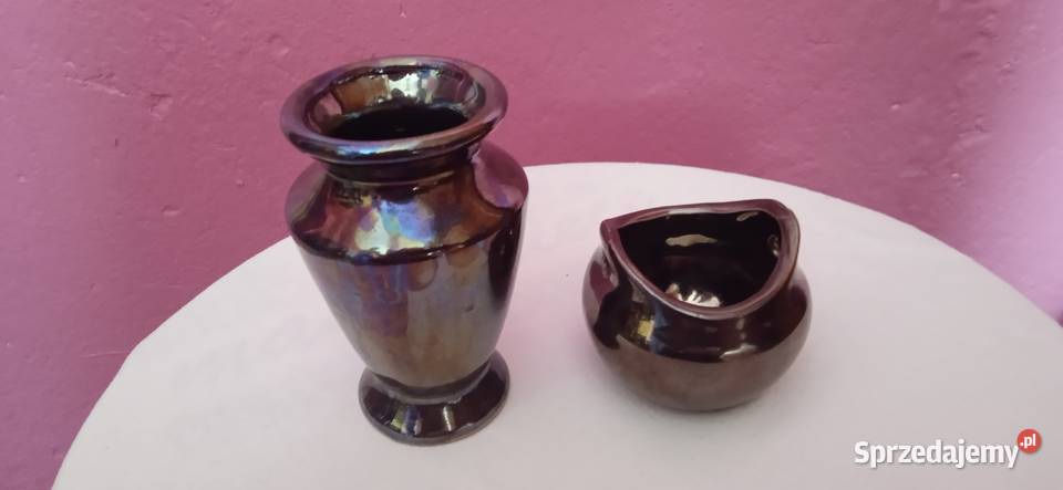 Dwa ceramiczne wazoniki metalicznie szkliwione Porcelana i szkło Koźminek