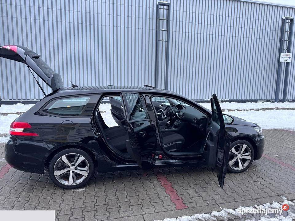 Peugeot 308 12 130 eTHP Start Stop Active 2015r manualna Samochody osobowe Kraków sprzedam