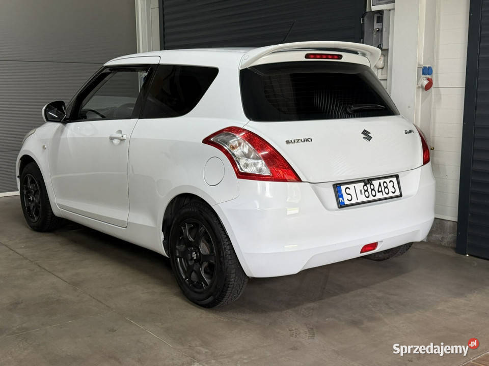 Suzuki Swift Bezwypadkowy 1WŁ Super stan Navi Chechło