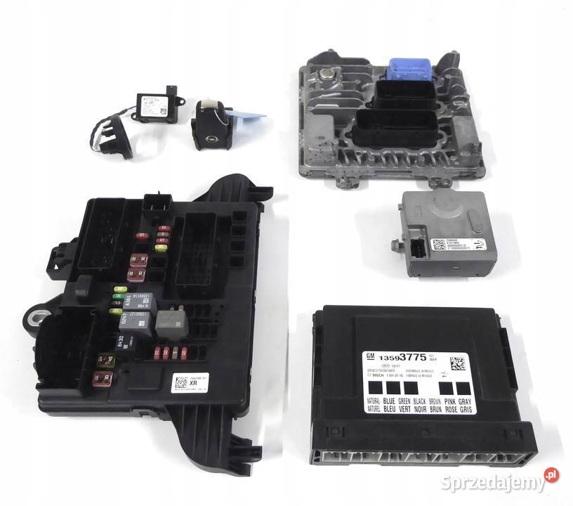 OPEL CORSA E 13 STEROWNIK SILNIKA 55489904 osobowe wielkopolskie Przemęt