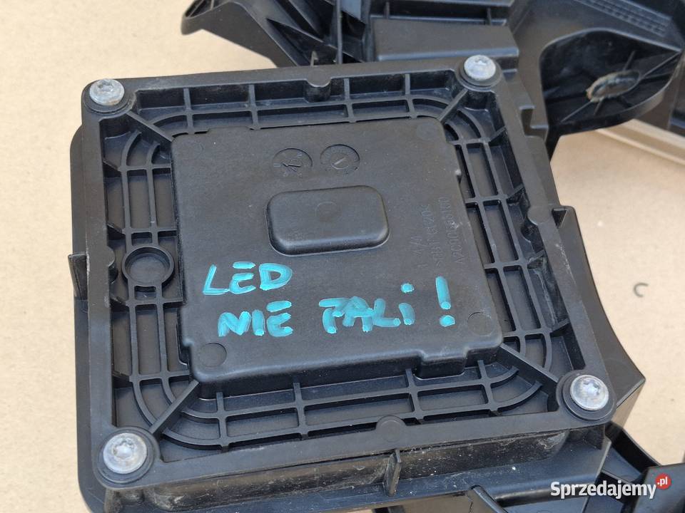 RENAULT CAPTUR LIFT HALOGEN LED DRL PRAWY LAMPA osobowe