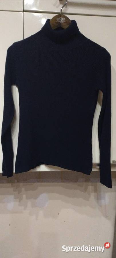 Golf w kolorze czarnym w prążki Lublin