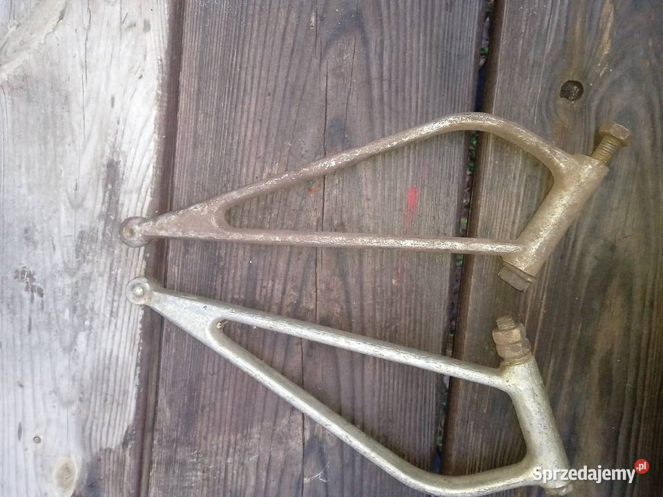 Uchwyty lusterek z czasów PRLu do Ursusa C328 Pruszcz Gdański