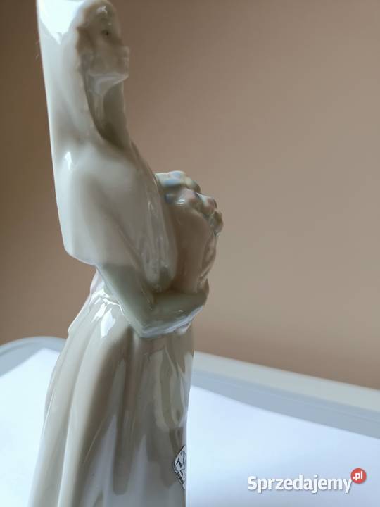 Figurka porcelanowa Espania dama z bukietem Porcelana i szkło Zamość