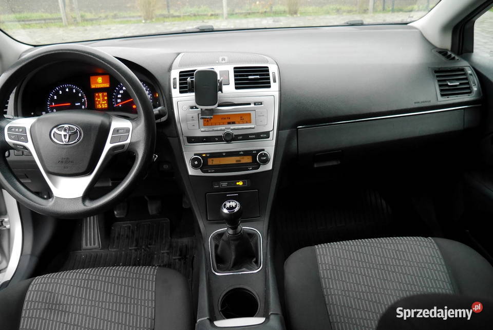 Toyota Avensis 2012 Polski salon 16 benzyna Avensis Słomniki sprzedam