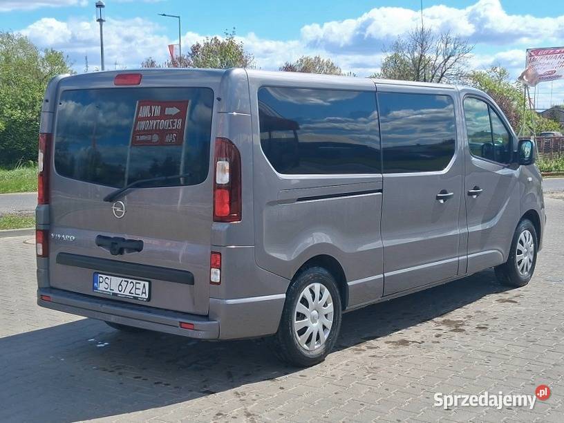 Opel Vivaro Long Długi 9 osób 2 x Klima i radio