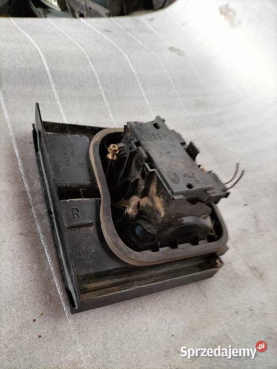 Lampa Prawa Tył VW Passat B3 357945108 lubelskie