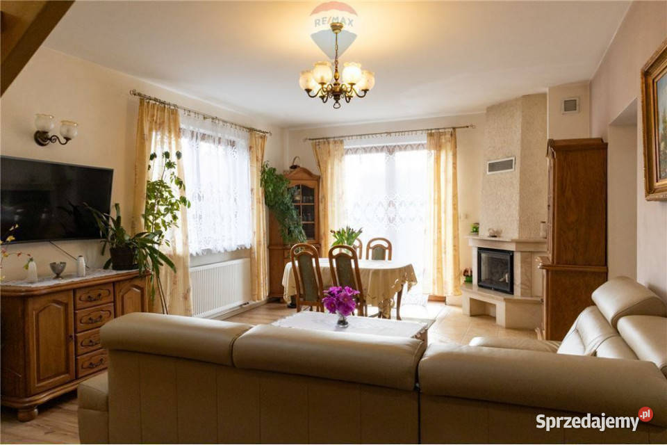 Dom z kominkiem i ogrodem HałcnówBielskoBiała Liczba pokoi 7 Bielsko-Biała