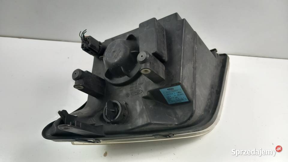 FORD TRANSIT CONNECT LAMPA PRZÓD PRAWA Zbierkowo