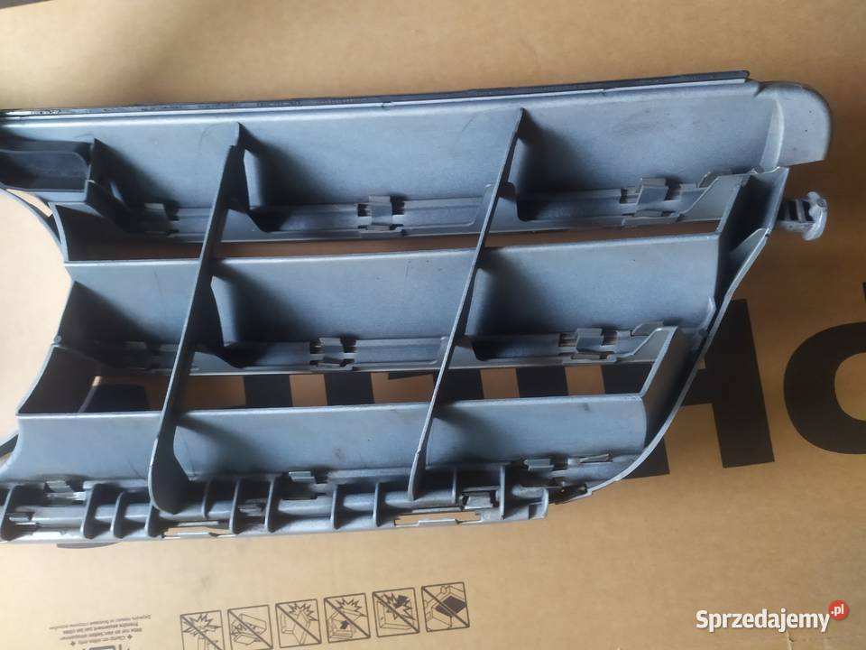 Mercedes cklasa w204 lift 1114r atrapa przednia osobowe Tuszyn sprzedam