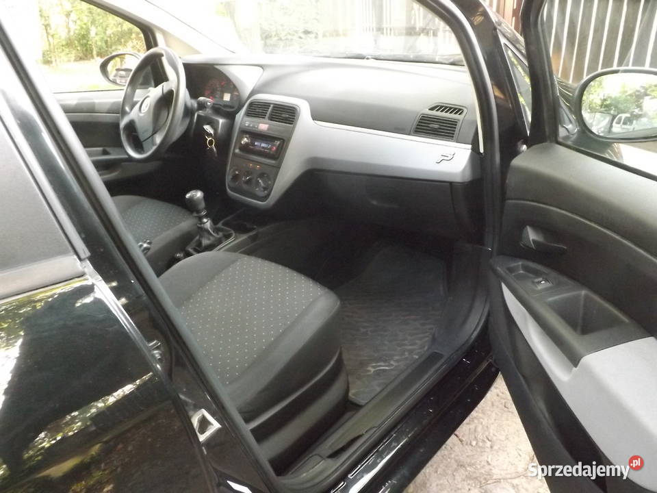 fiat Grande Punto w doskonałym stanie nieuszkodzony Józefów