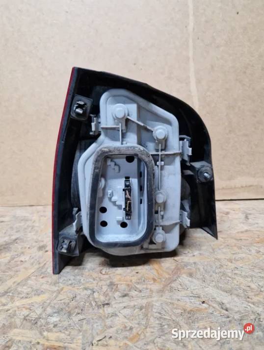 Lampa prawa tylna Vw polo 9N Złotoryja