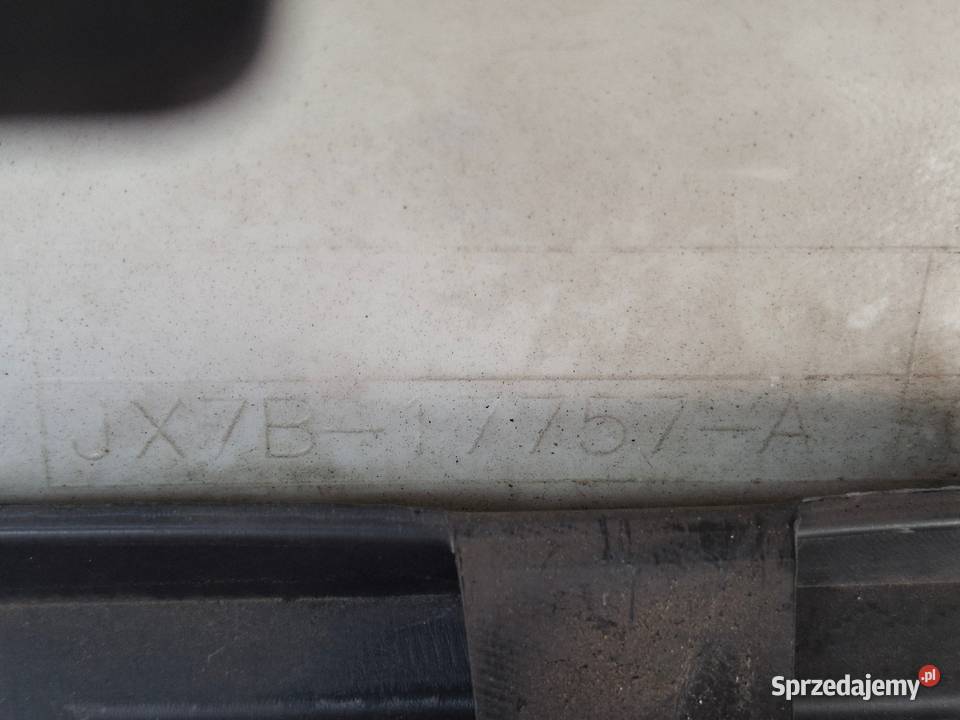 FORD FOCUS MK4 ZDERZAK PRZÓD PRZEDNI KRATKA Bieleń sprzedam