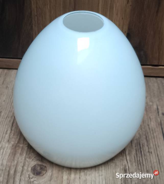 Biały szklany klosz