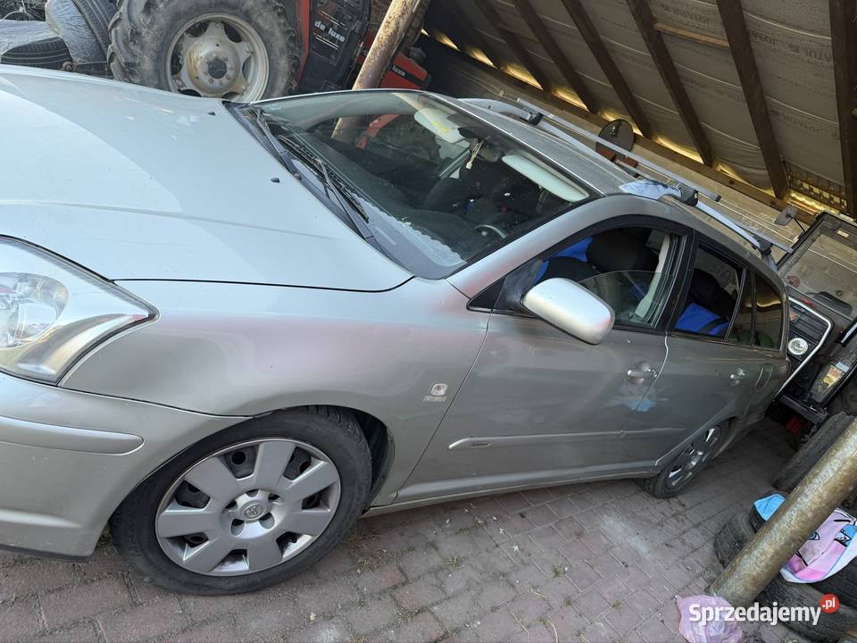 Toyota Avensis 18 benzyna 2004 Radom