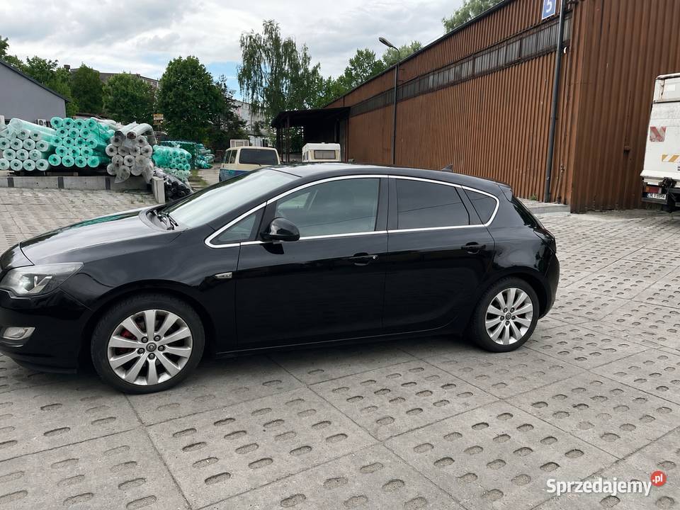 Opel Astra J 20 cdti 2010 sport odtwarzacz DVD sprzedam
