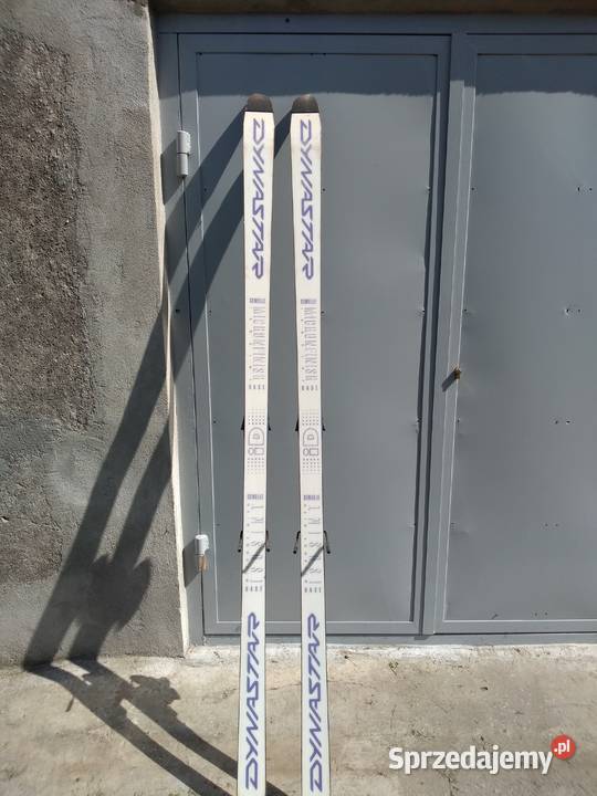 Narty zjazdowe firmy DYNASTAR