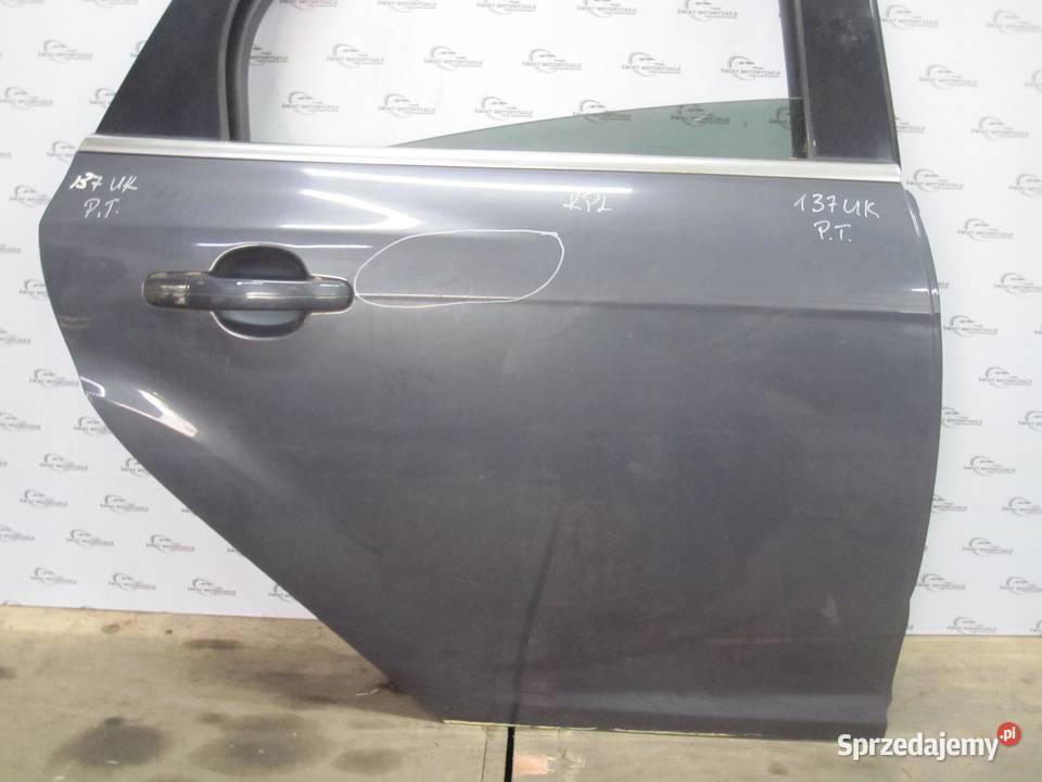 FORD FOCUS MK3 III 12r drzwi prawe tył