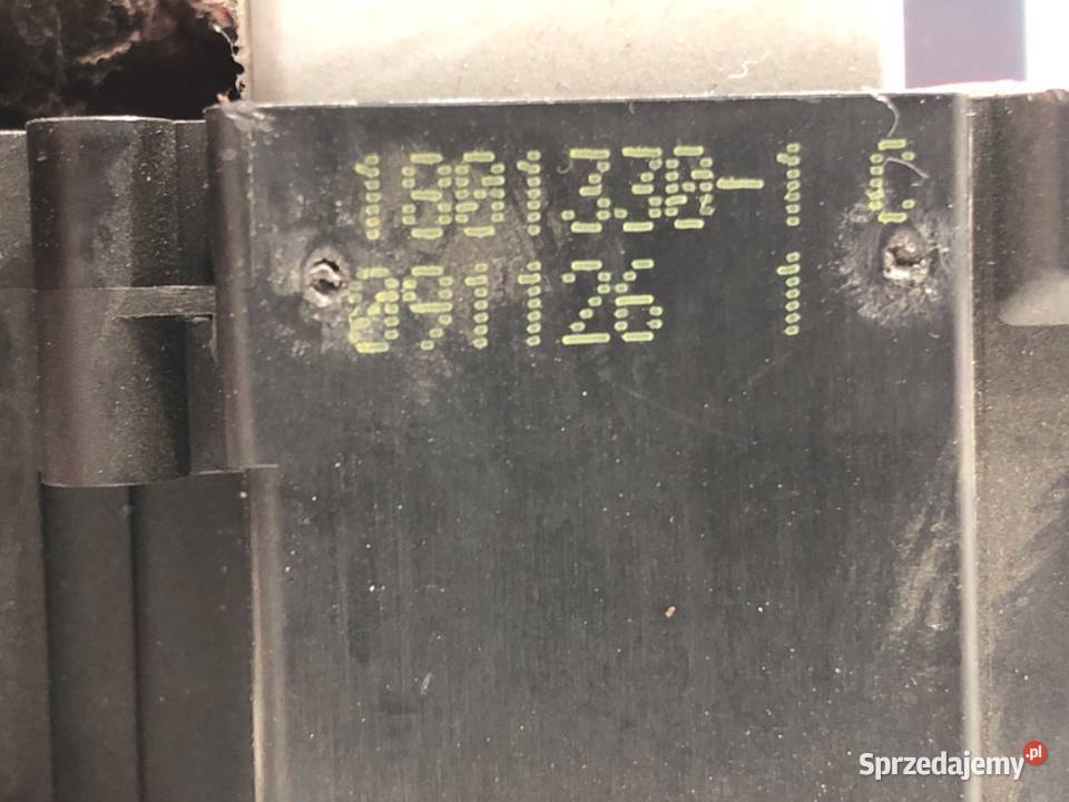 SKRZYNKA BEZPIECZNIKÓW RENAULT MEGANE III